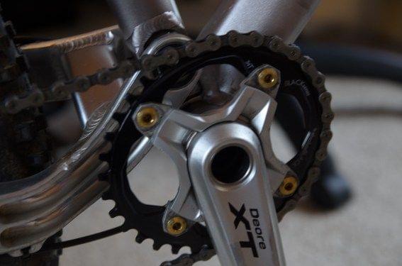 AbsoluteBlack chainring and Shimano XT cranks