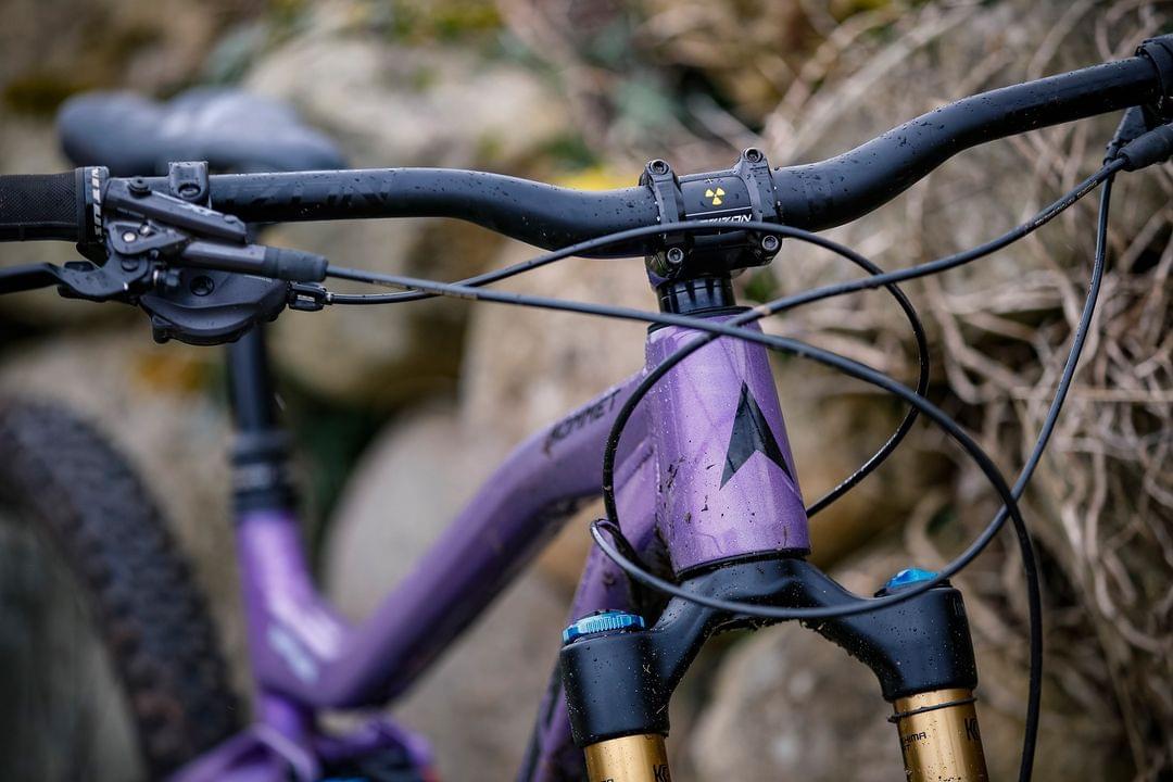 Nukeproof Horizon stem and handlebars