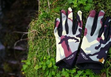 Handup gloves offer free EU delivery